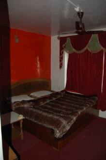 Hotel Al Humzah, Srinagar 3